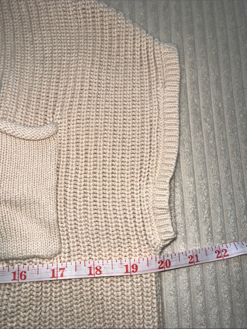 Lillusory Women’s Cream Sleeveless Ribbed Knit Pocket Sweater Cropped Vest - Picture 7 of 9